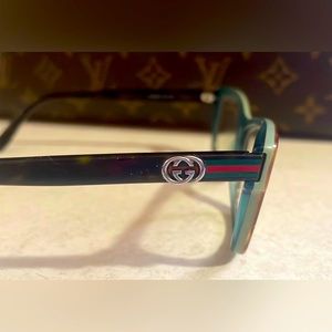 GUCCI authentic eyeglasses with Gucci case